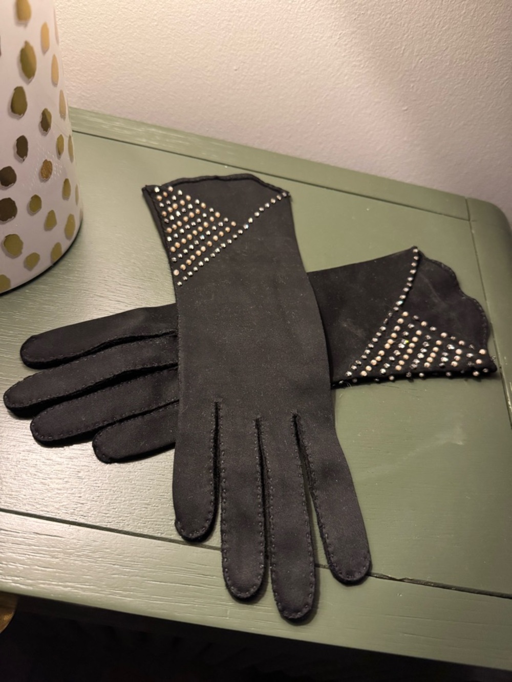 Vintage Embellished Ladies Gloves - Elegant Evening Accessory